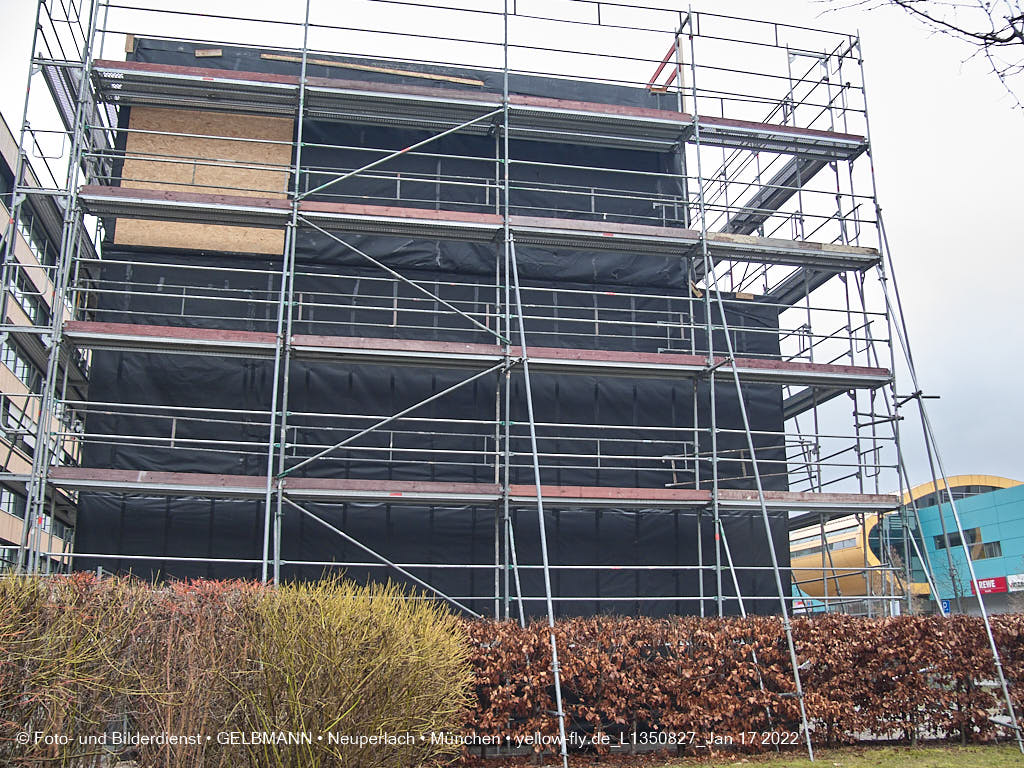 18.01.2022 - Baustelle zur Montessori Schule im Plettzentrum Neuperlach